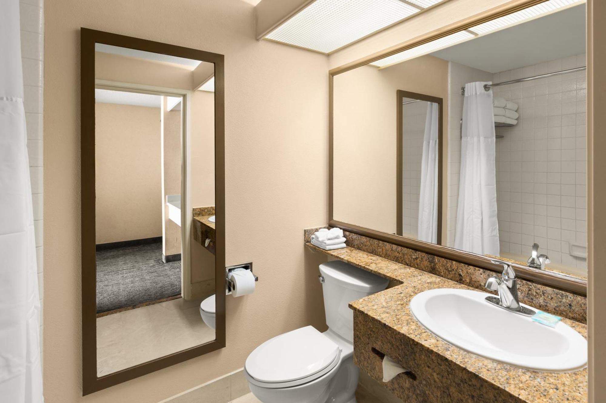 Portofino Inn&Suites Anaheim Hotel Eksteriør billede